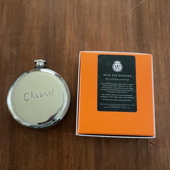 Wild Eye Designs Stainless Steel Round Flask, liquor, drink - Picture 6 of 6